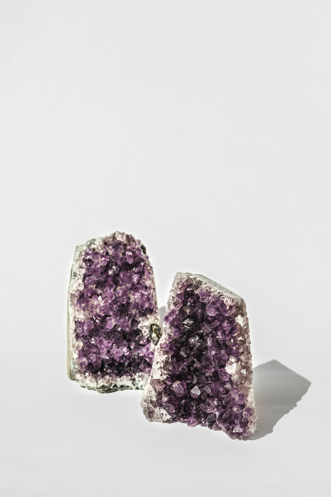 Amethyst druse with base